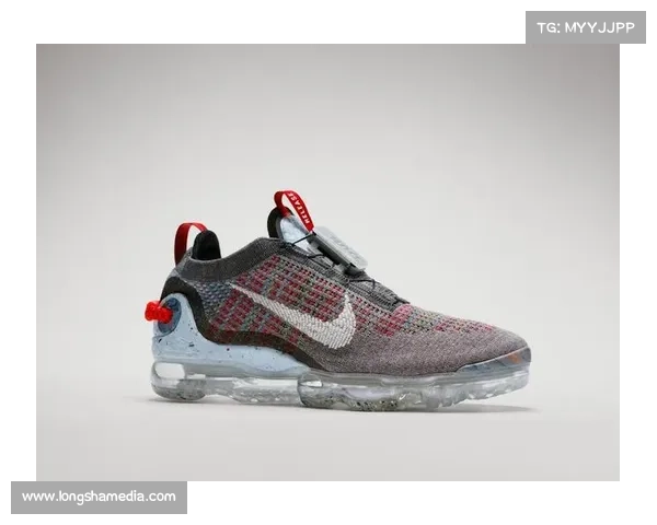 耐克创新智能球衣内置体温调节系统提升运动表现与舒适度