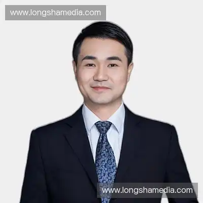 董凡